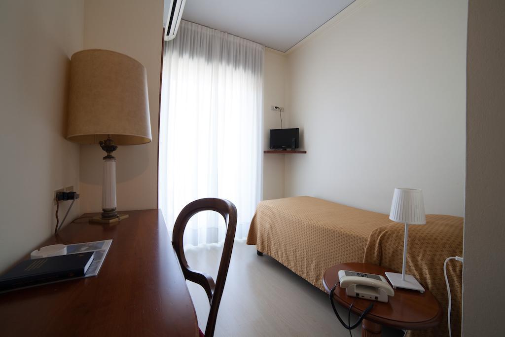 Albergo Miralago Verbania Ruang foto
